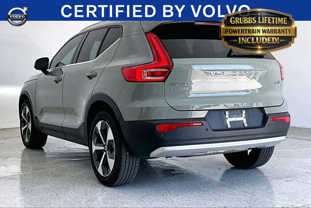 2023 Volvo XC40 B5 Plus Bright Theme