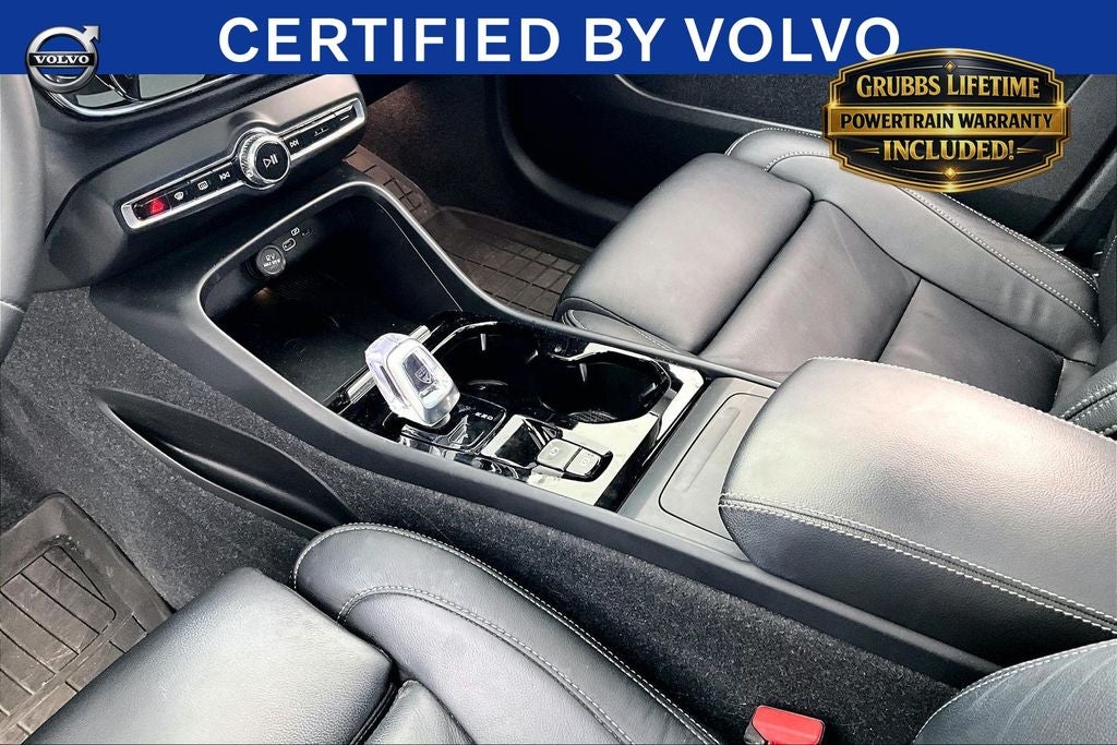 2023 Volvo XC40 B5 Plus Bright Theme