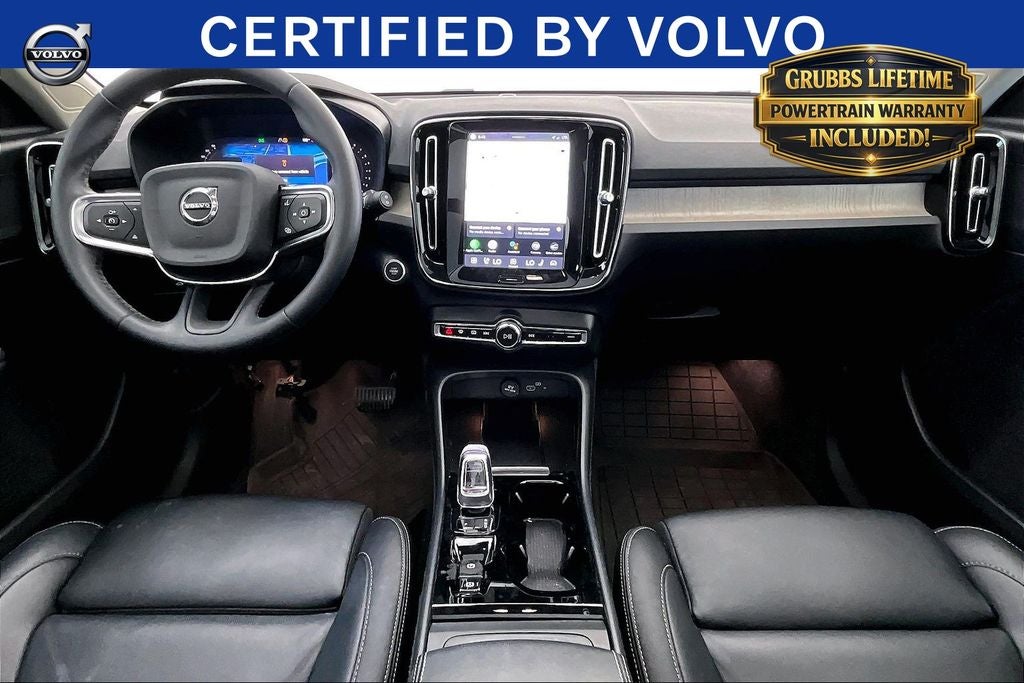 2023 Volvo XC40 B5 Plus Bright Theme