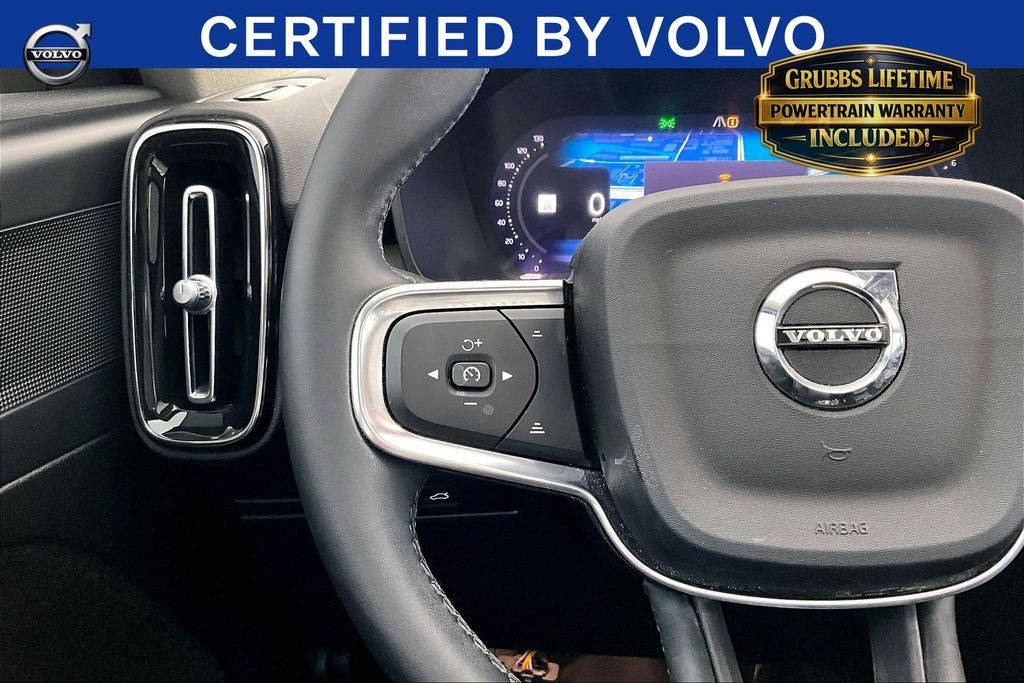 2023 Volvo XC40 B5 Plus Bright Theme