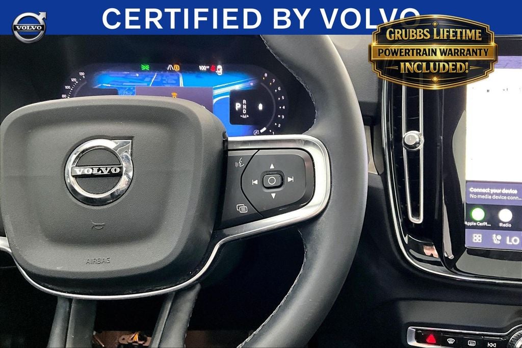 2023 Volvo XC40 B5 Plus Bright Theme