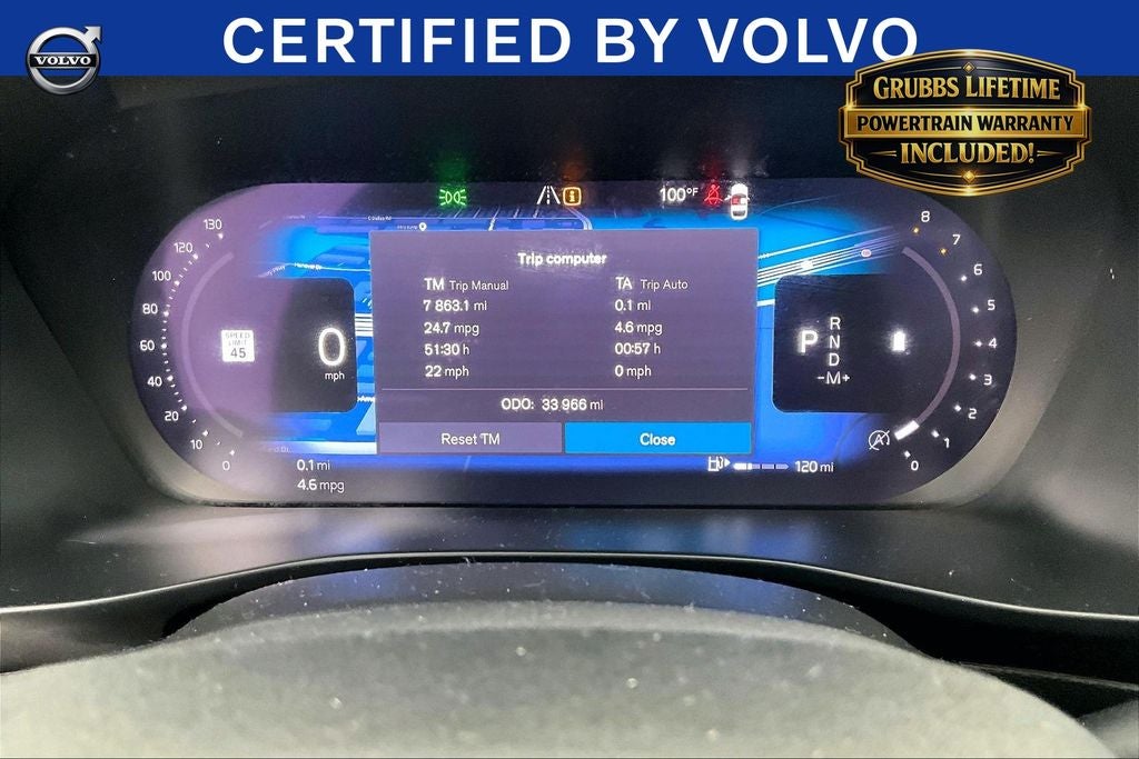 2023 Volvo XC40 B5 Plus Bright Theme