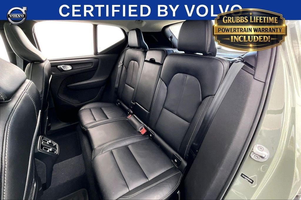 2023 Volvo XC40 B5 Plus Bright Theme