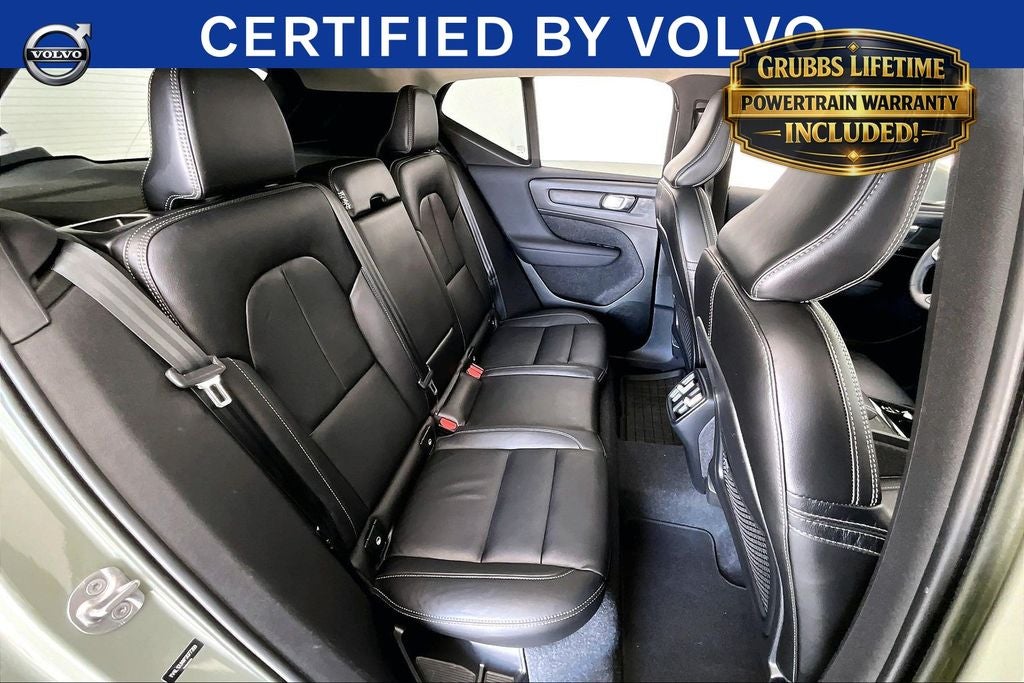 2023 Volvo XC40 B5 Plus Bright Theme