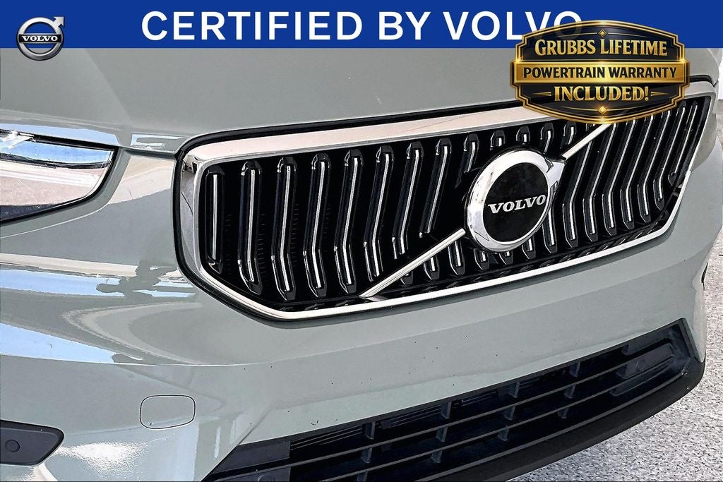 2023 Volvo XC40 B5 Plus Bright Theme