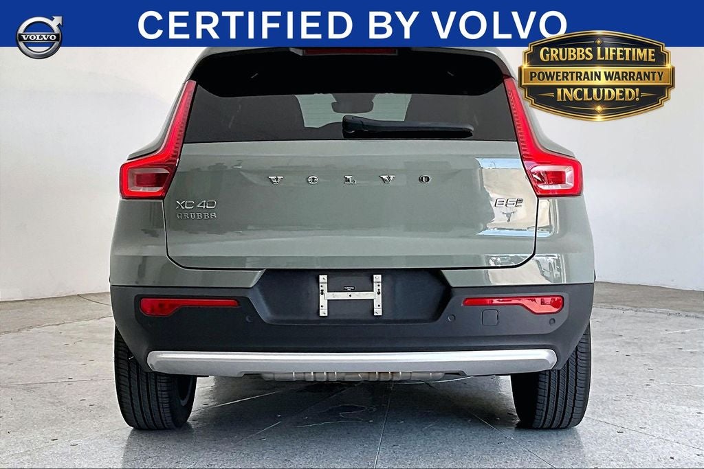 2023 Volvo XC40 B5 Plus Bright Theme