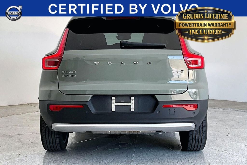 2023 Volvo XC40 B5 Plus Bright Theme