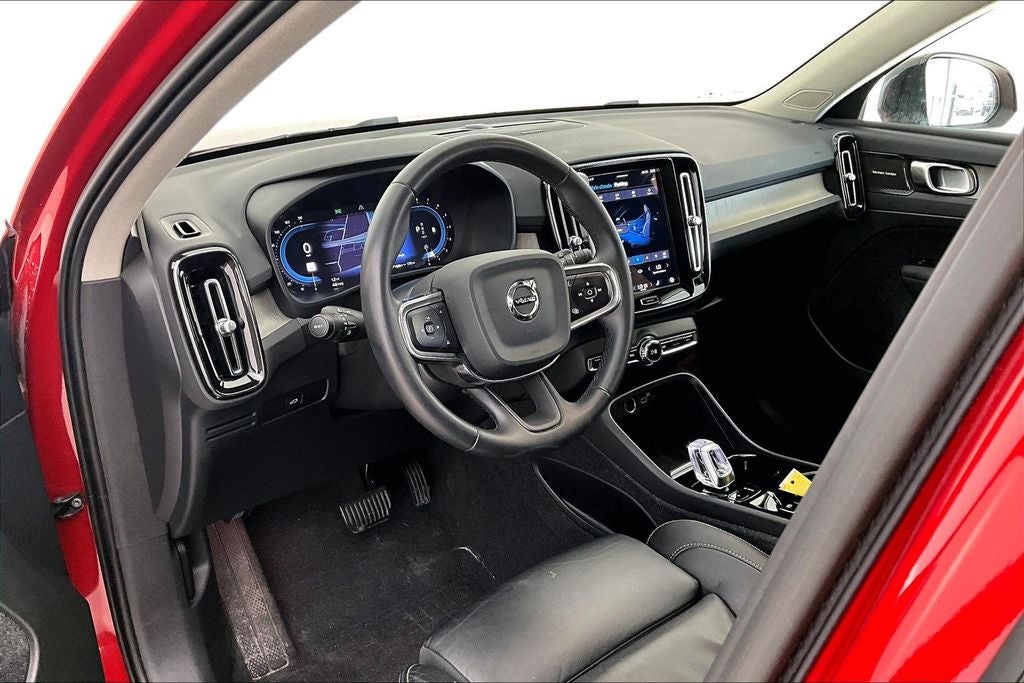 2023 Volvo XC40 Ultimate