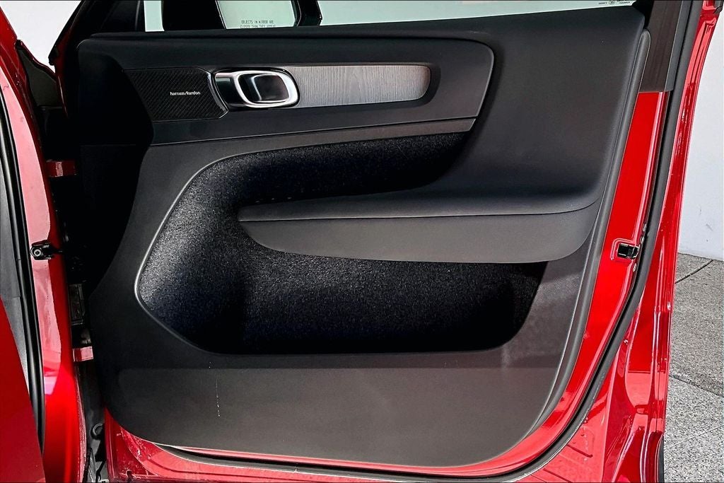 2023 Volvo XC40 Ultimate