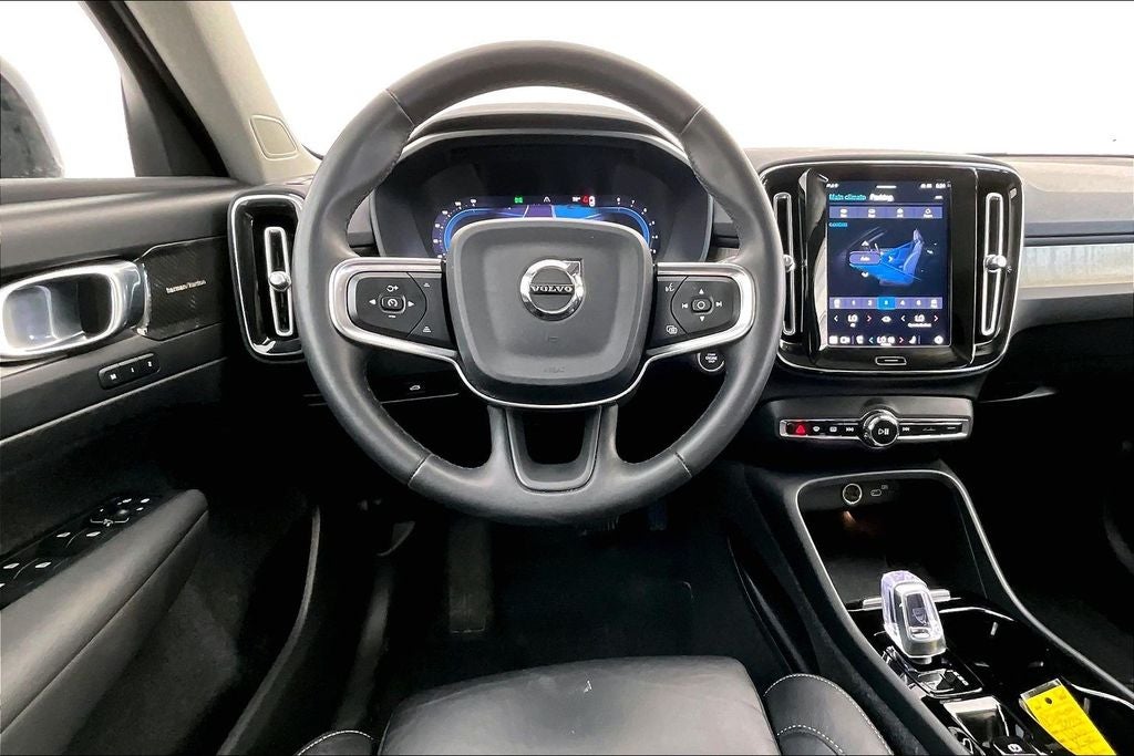 2023 Volvo XC40 Ultimate