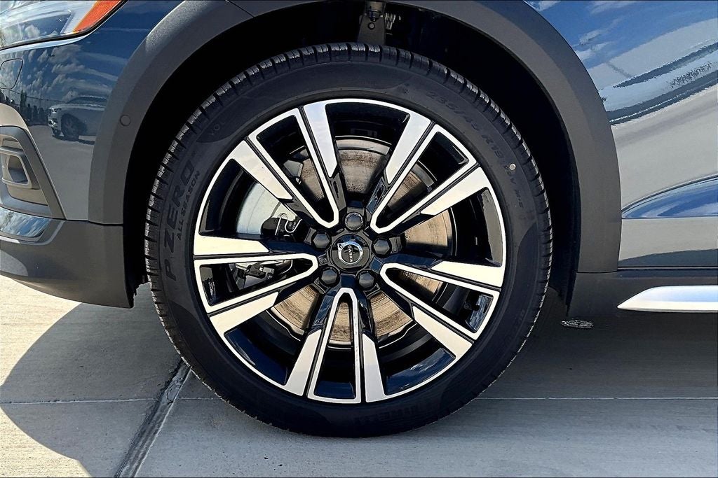 2026 Volvo V60 Cross Country B5 Ultra