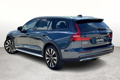 2026 Volvo V60 Cross Country B5 Ultra