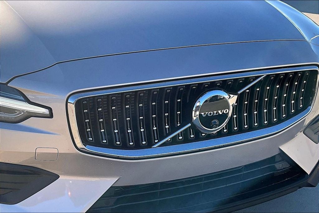 2026 Volvo V60 Cross Country B5 Ultra