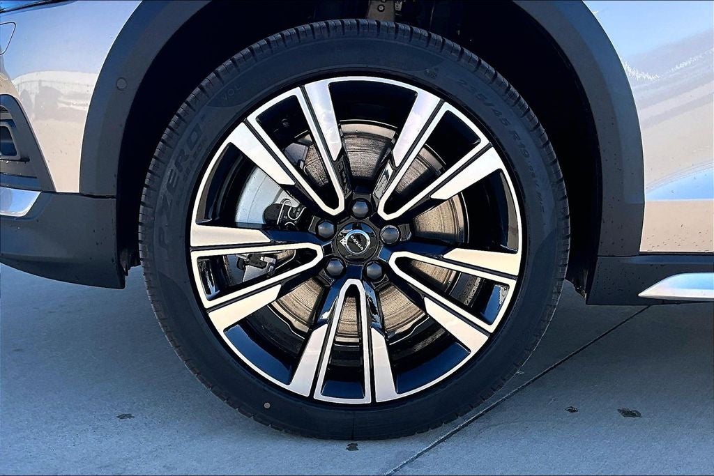 2026 Volvo V60 Cross Country B5 Ultra