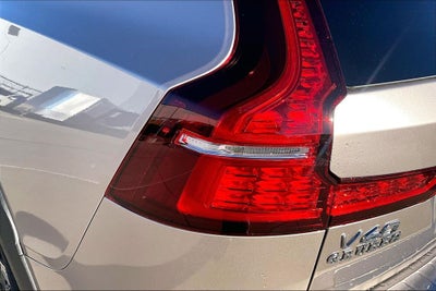 2026 Volvo V60 Cross Country B5 Ultra