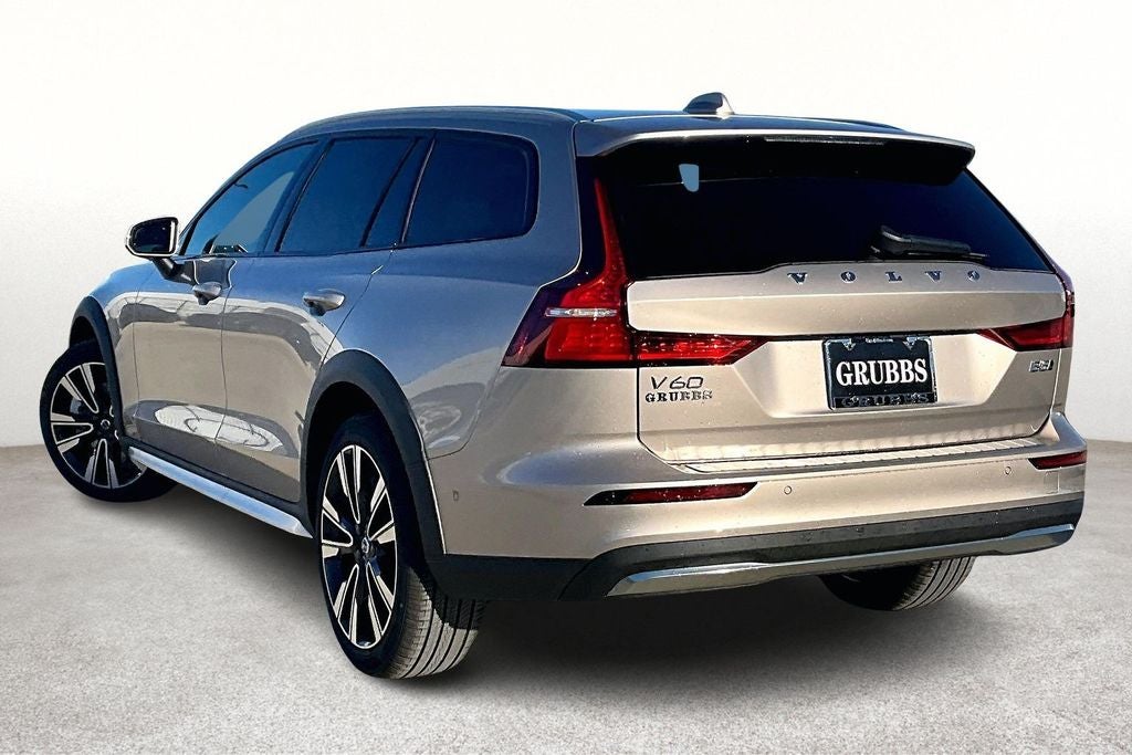 2026 Volvo V60 Cross Country B5 Ultra