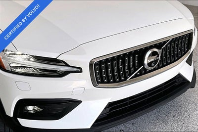 2023 Volvo V60 Cross Country B5 Plus