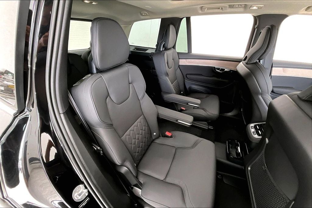 2026 Volvo XC90 B5 Plus