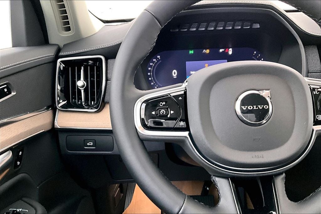 2026 Volvo XC90 B5 Plus