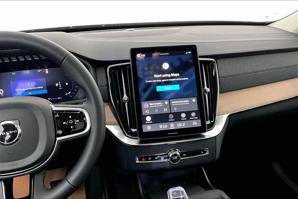 2026 Volvo XC90 B5 Plus
