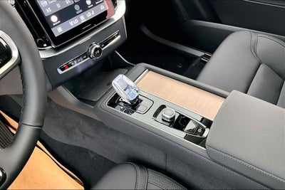 2026 Volvo XC90 B5 Plus