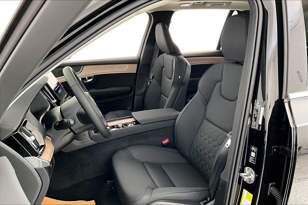 2026 Volvo XC90 B5 Plus