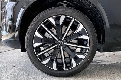 2026 Volvo XC90 B5 Plus