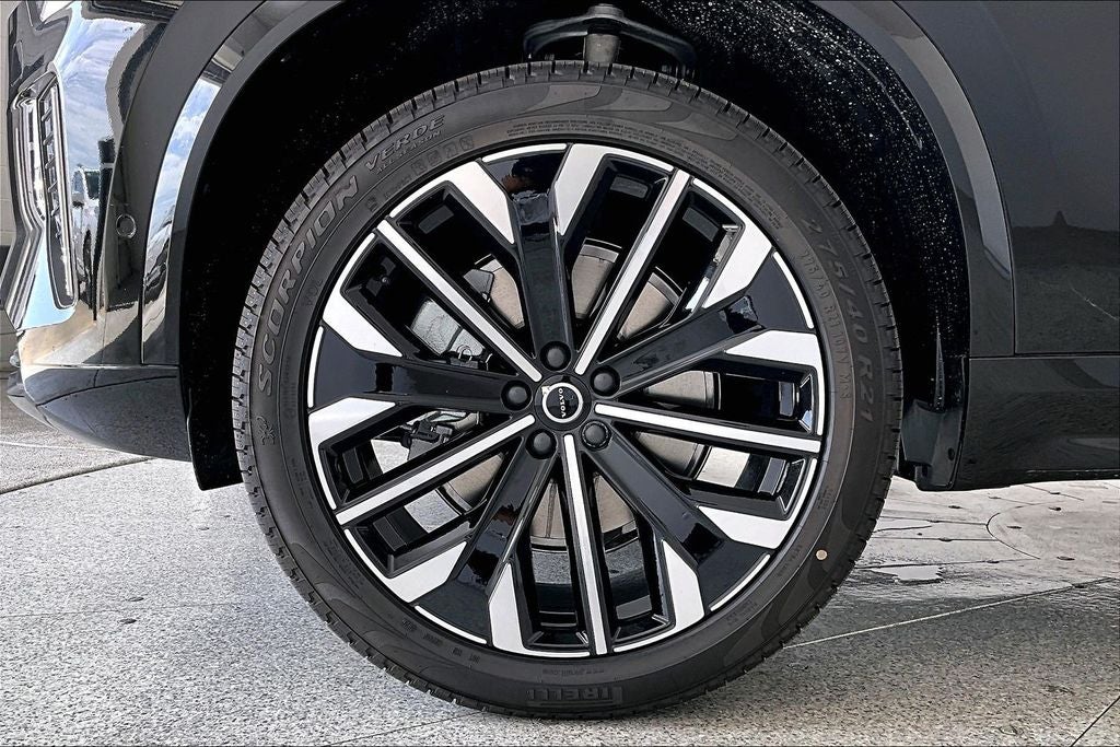 2026 Volvo XC90 B5 Plus