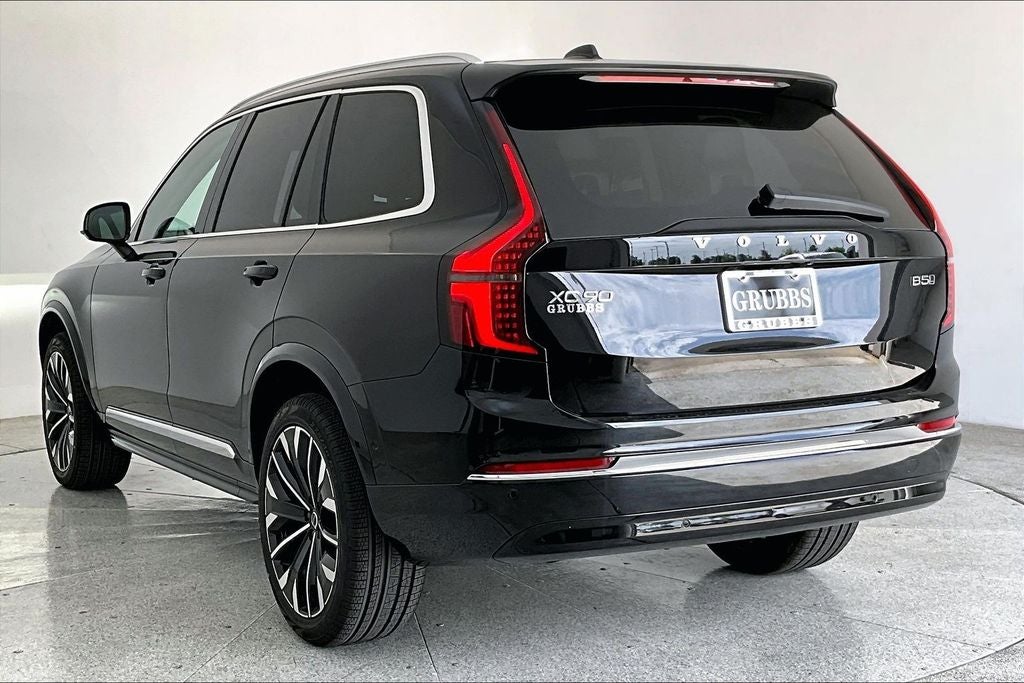 2026 Volvo XC90 B5 Plus