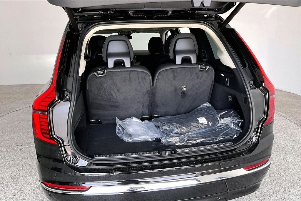 2026 Volvo XC90 B5 Plus
