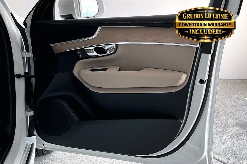 2026 Volvo XC90 B5 Plus