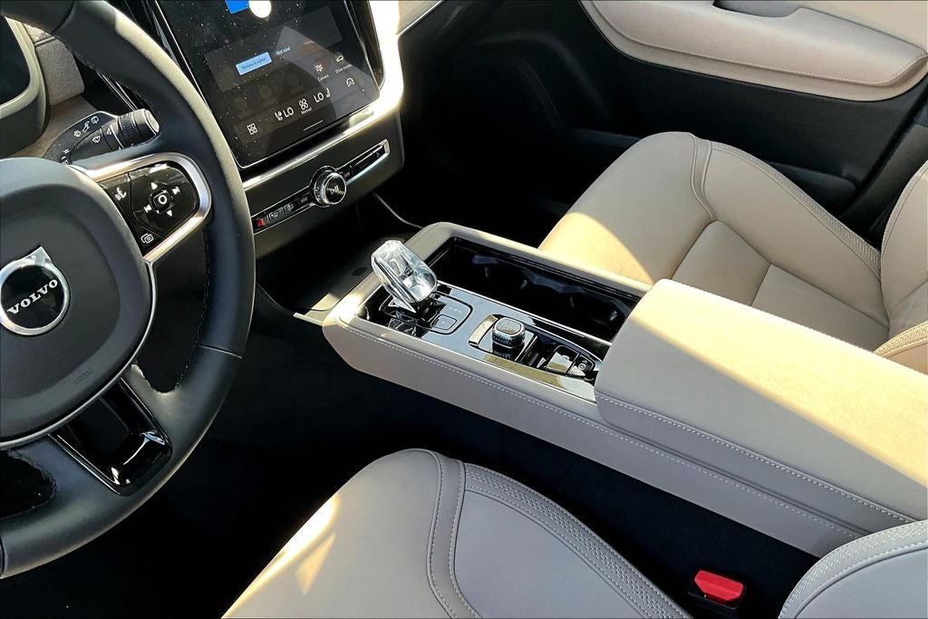 2026 Volvo XC90 B5 Plus