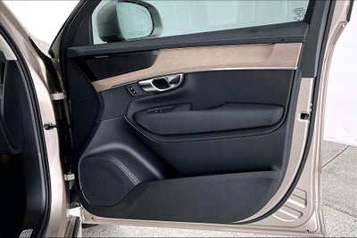 2026 Volvo XC90 B5 Plus