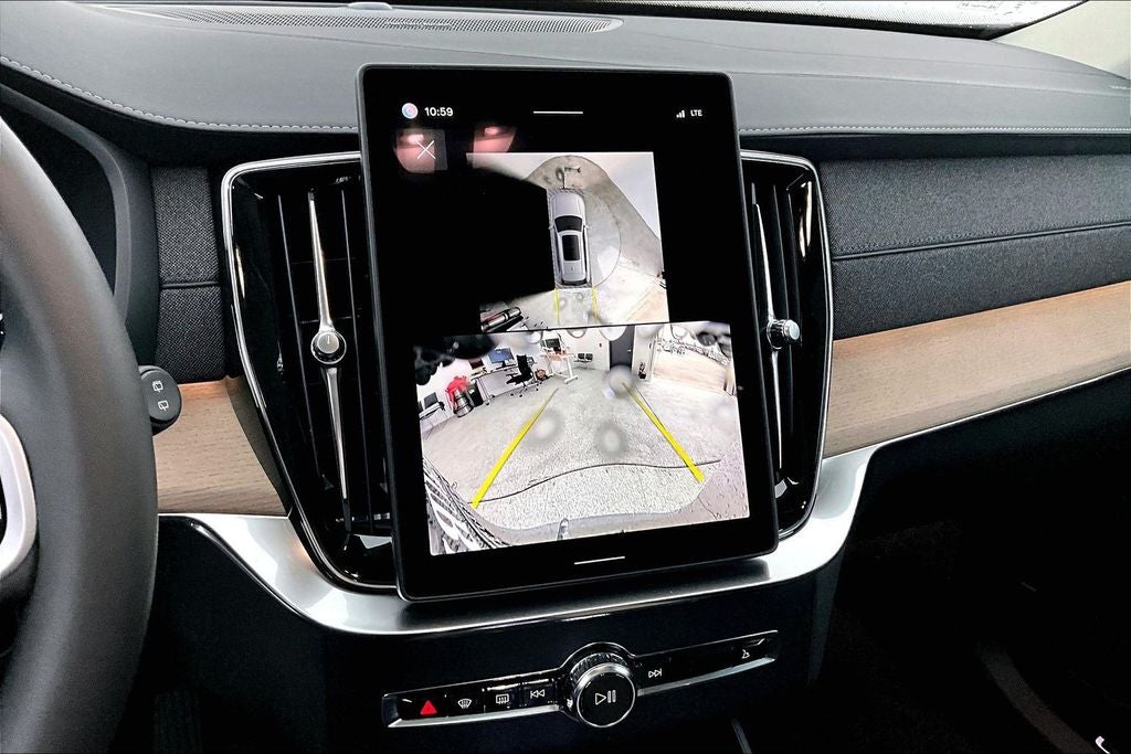 2026 Volvo XC90 B5 Plus