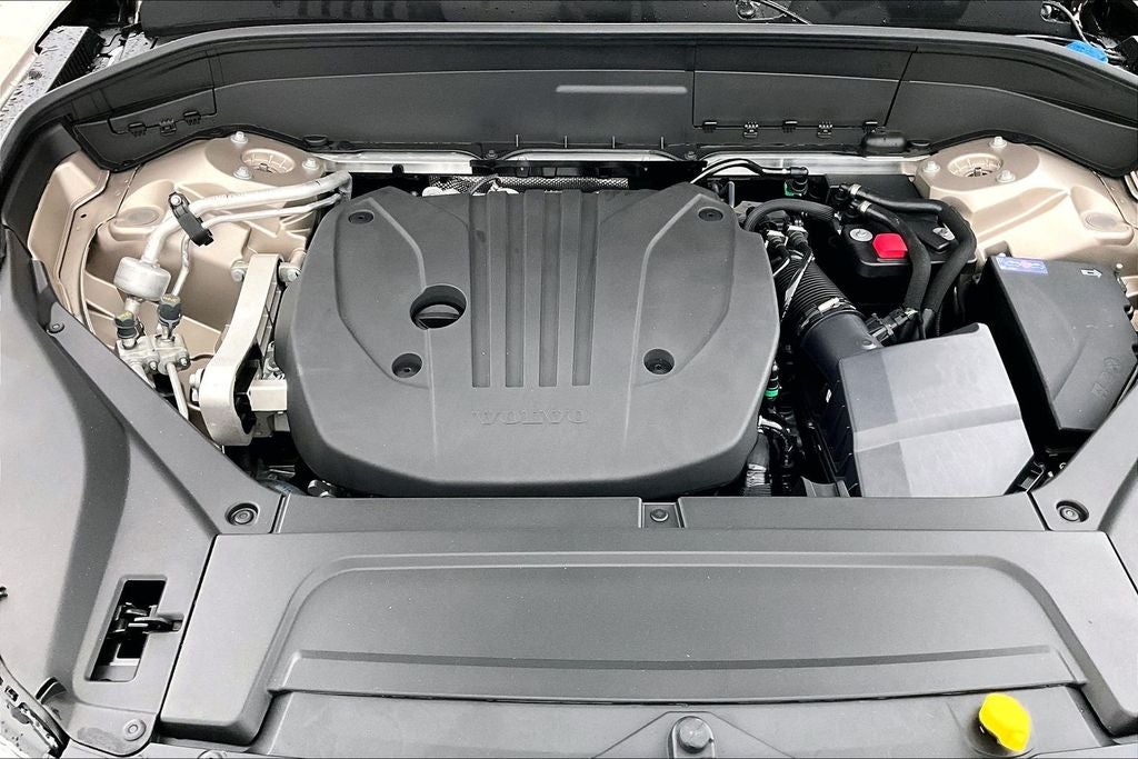 2026 Volvo XC90 B5 Plus