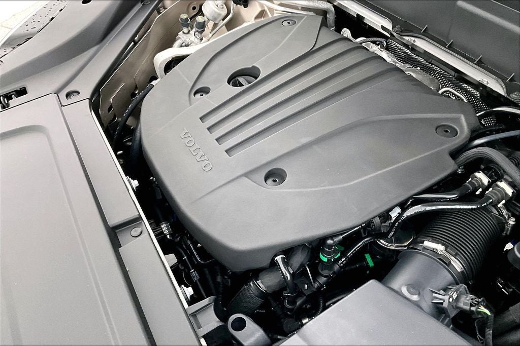 2026 Volvo XC90 B5 Plus