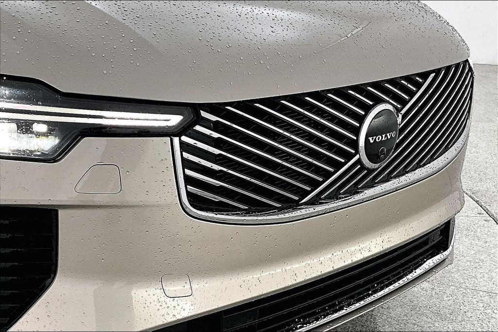 2026 Volvo XC90 B5 Plus
