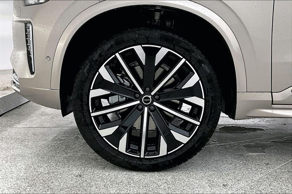 2026 Volvo XC90 B5 Plus
