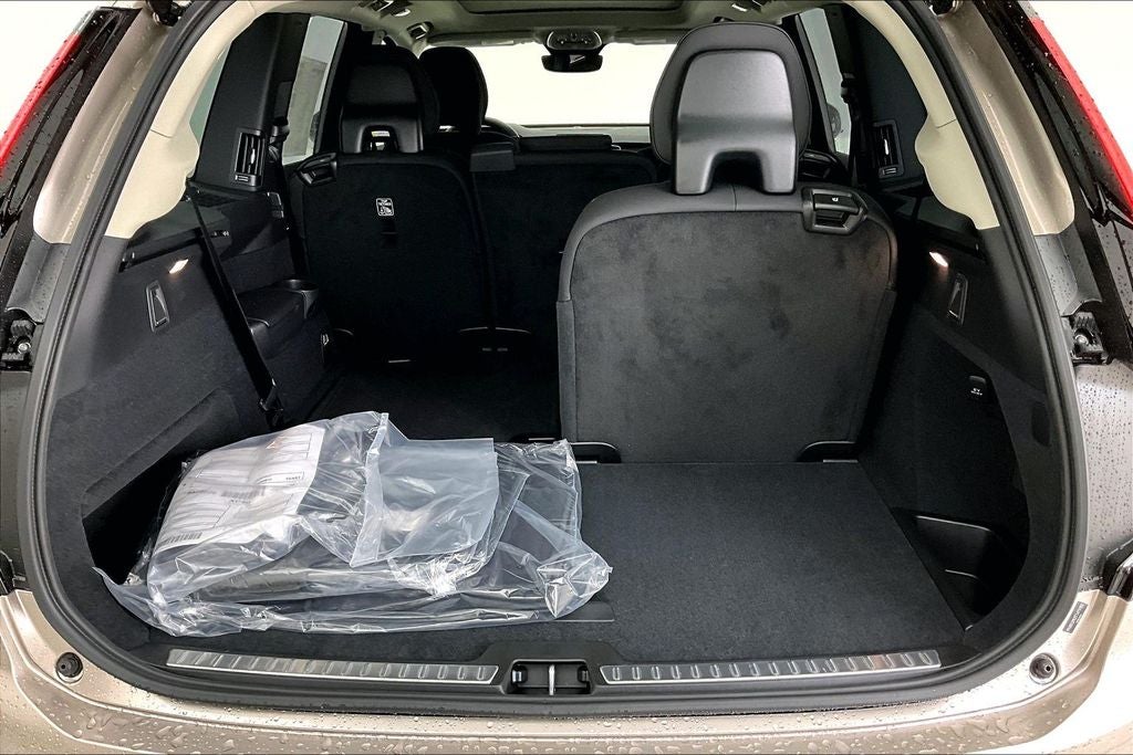 2026 Volvo XC90 B5 Plus