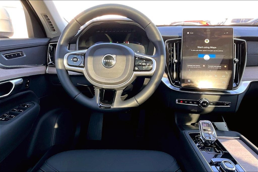 2026 Volvo XC90 B5 Plus