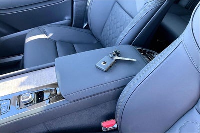 2026 Volvo XC90 B5 Plus