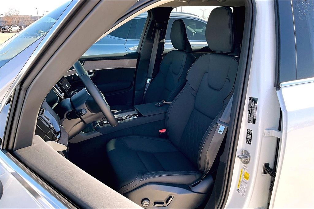 2026 Volvo XC90 B5 Plus