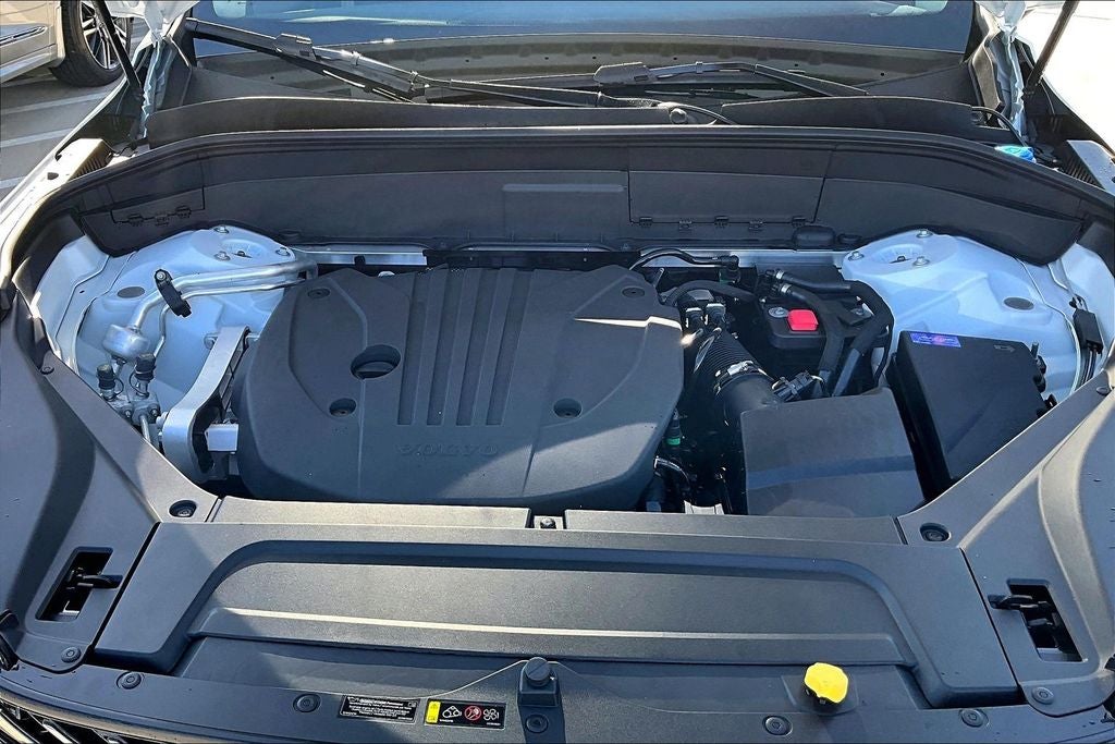 2026 Volvo XC90 B5 Plus