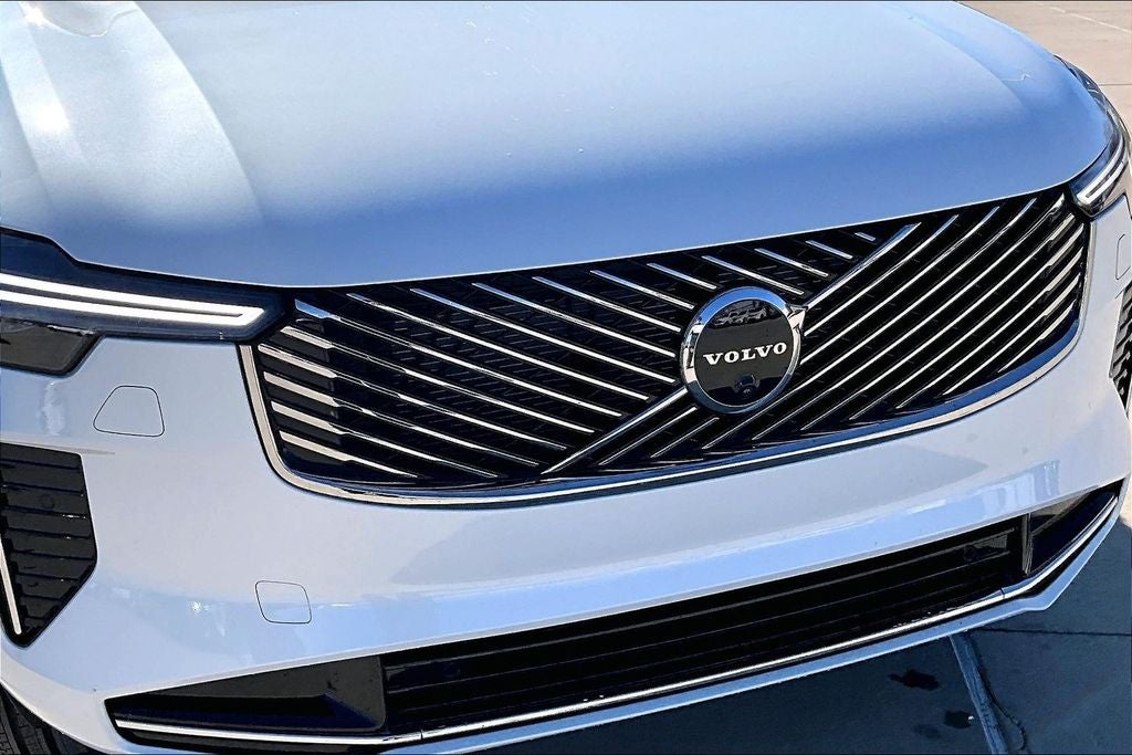 2026 Volvo XC90 B5 Plus