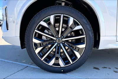 2026 Volvo XC90 B5 Plus