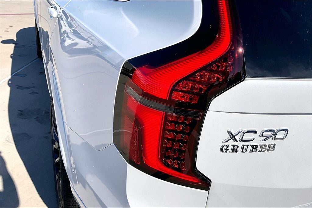 2026 Volvo XC90 B5 Plus