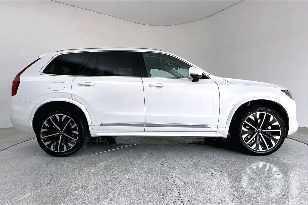 2026 Volvo XC90 B5 Plus
