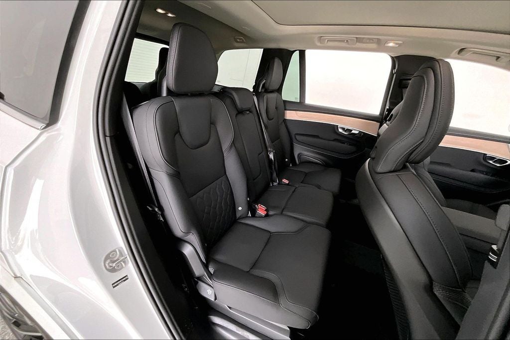 2026 Volvo XC90 B5 Plus
