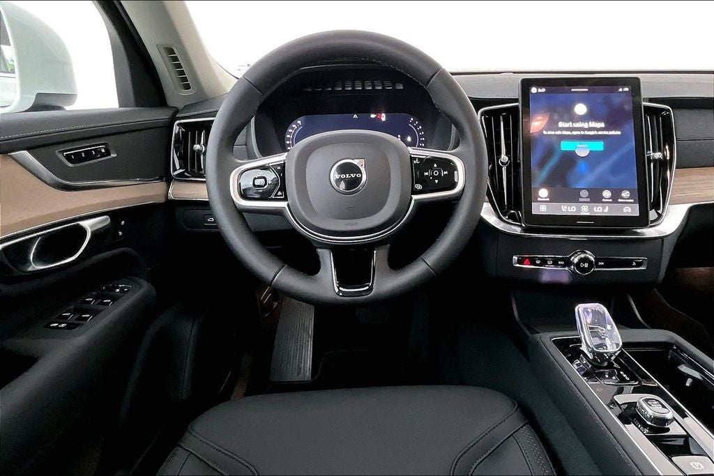 2026 Volvo XC90 B5 Plus