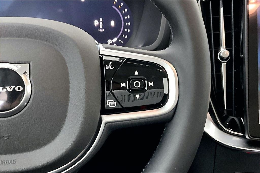 2026 Volvo XC90 B5 Plus